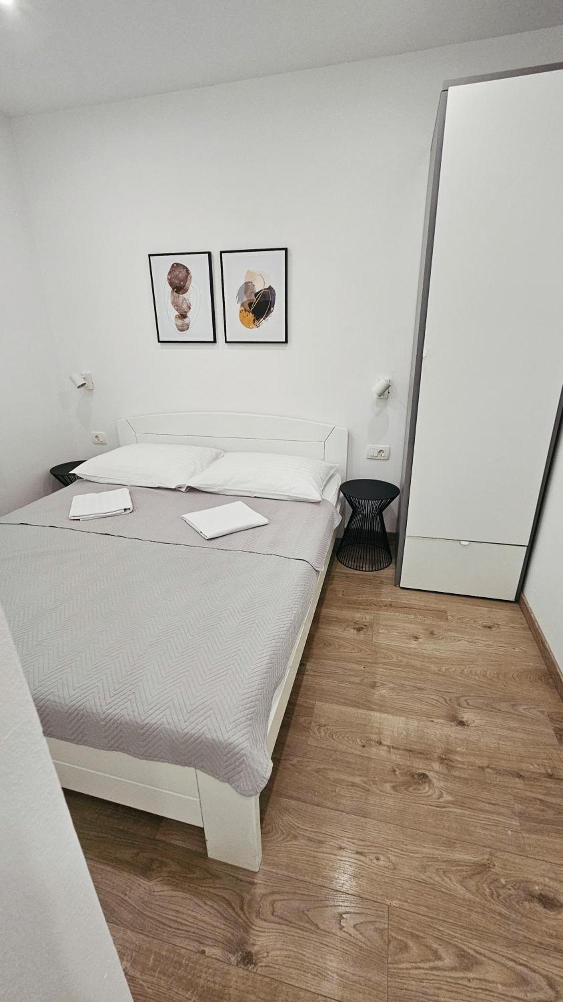 Zore Apartman Promajna